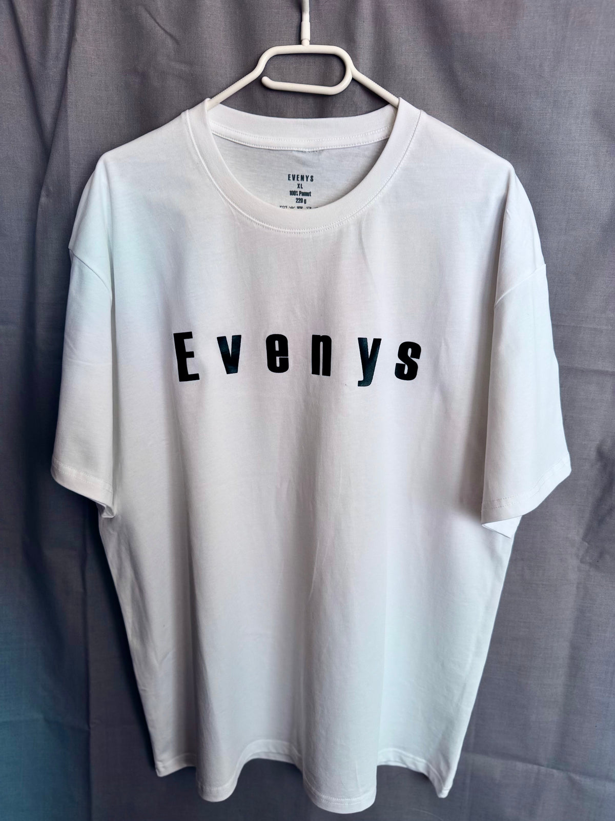 EVENYS SHY Tee