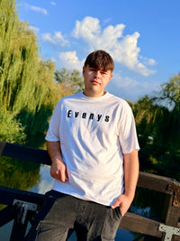 EVENYS SHY Tee