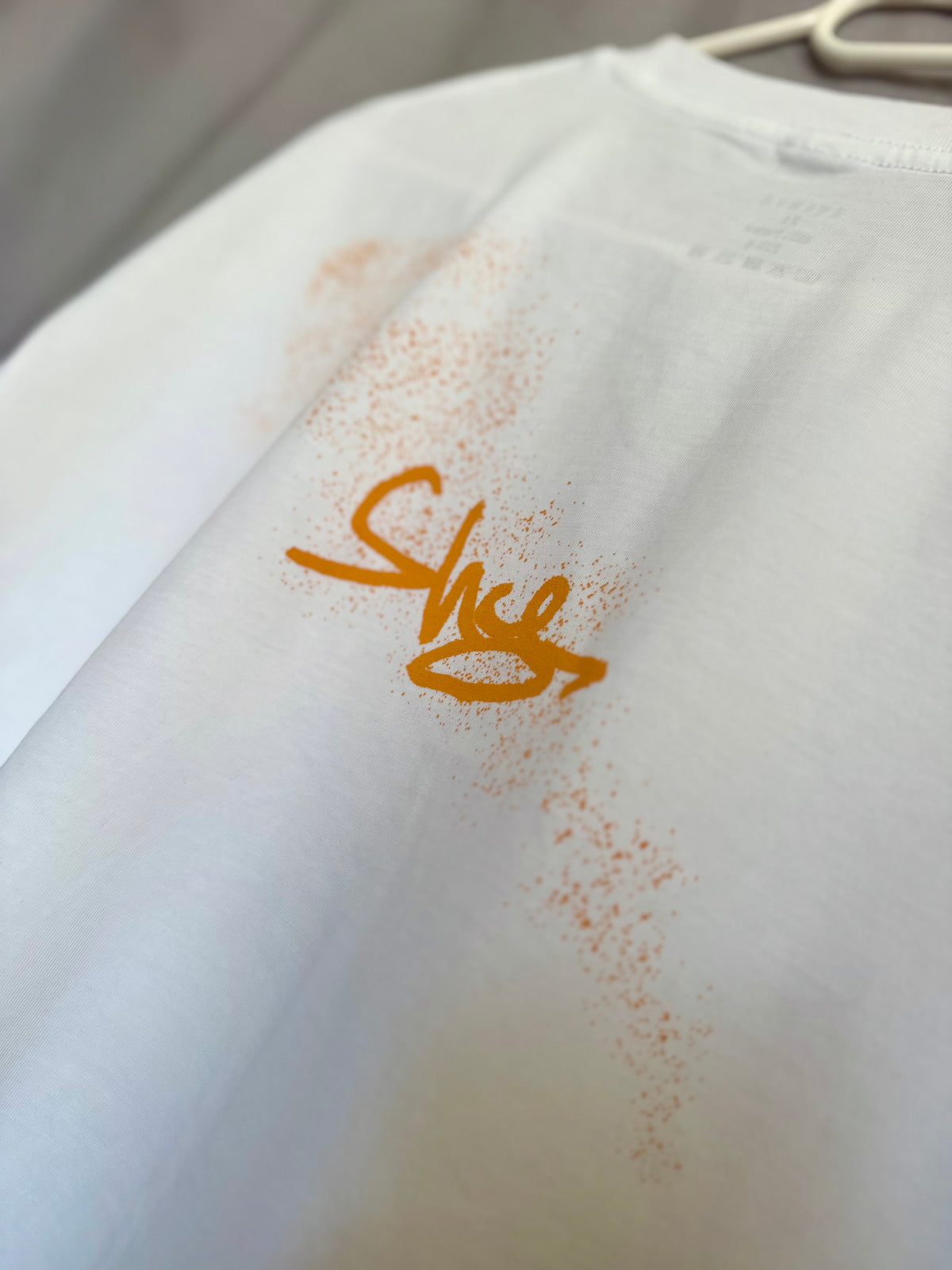 EVENYS SHY Tee